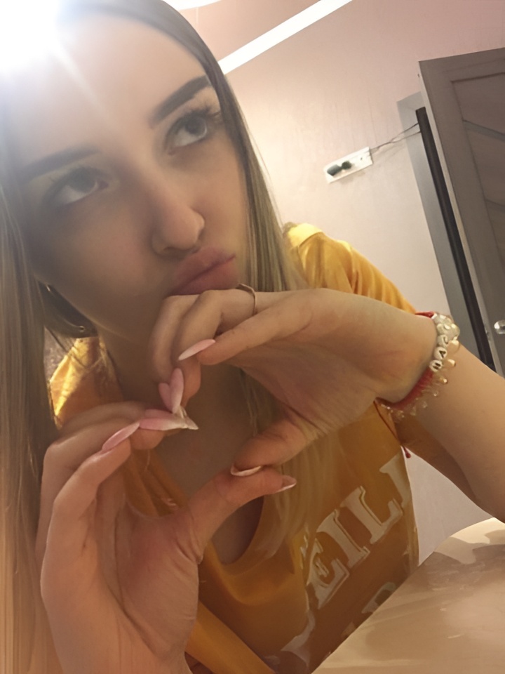 Анечка привлекальеная девушка из Железнодорожного цена от 10000 руб