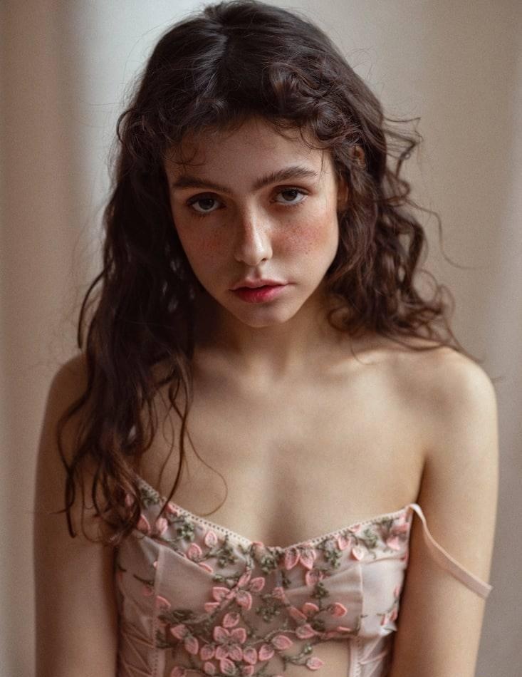 Владлена привлекальеная девушка из Железнодорожного цена от 6000 руб